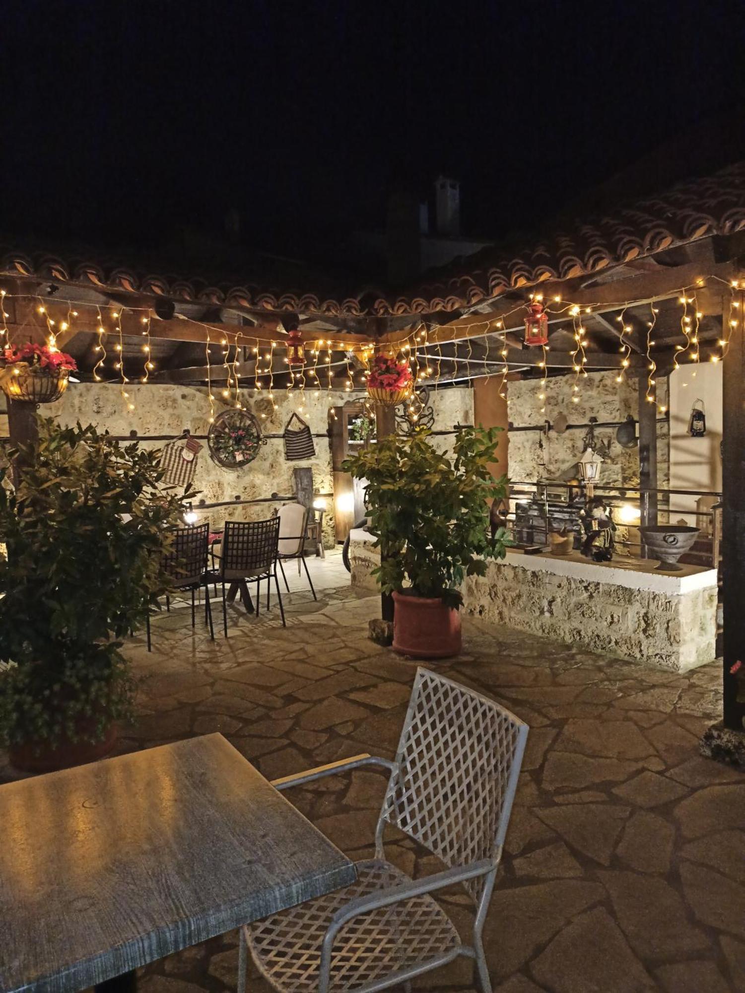 Hagiati Guesthouse Edessa Eksteriør billede